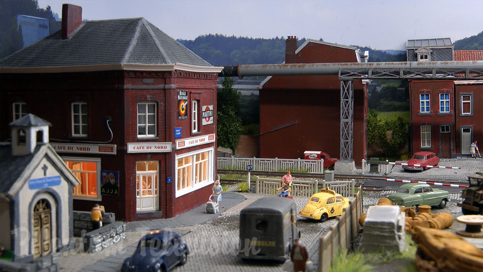 Prachtig ontworpen modelspoorbaan in schaal HO: Industrieel diorama Quai 12 van Pascal Hubert